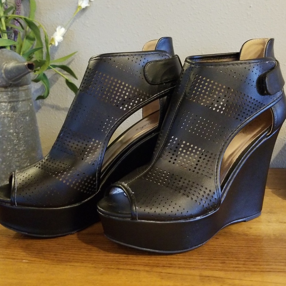 Cupid wedges